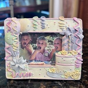 NWT Figi 3-Dimensional Birthday Cake Photo Frame